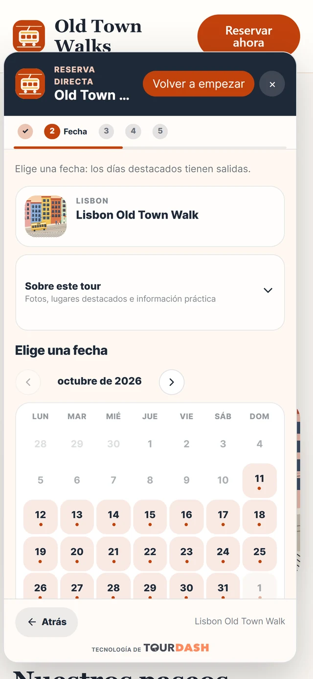 El widget en un móvil, en el paso de la fecha: un calendario mensual con los días con salidas resaltados.